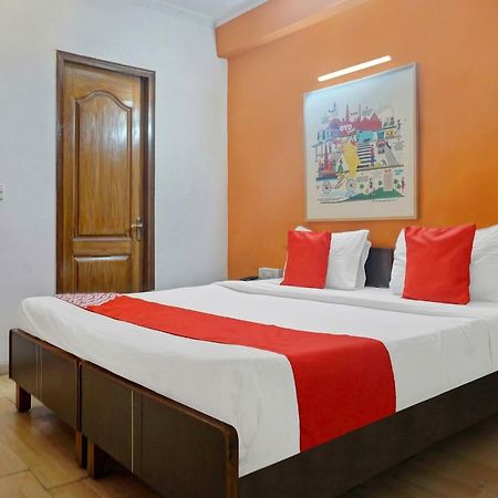 ניו דלהי Oyo Flagship 592 Hauz Khas Village מראה חיצוני תמונה