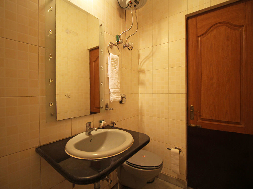 ניו דלהי Oyo Flagship 592 Hauz Khas Village מראה חיצוני תמונה