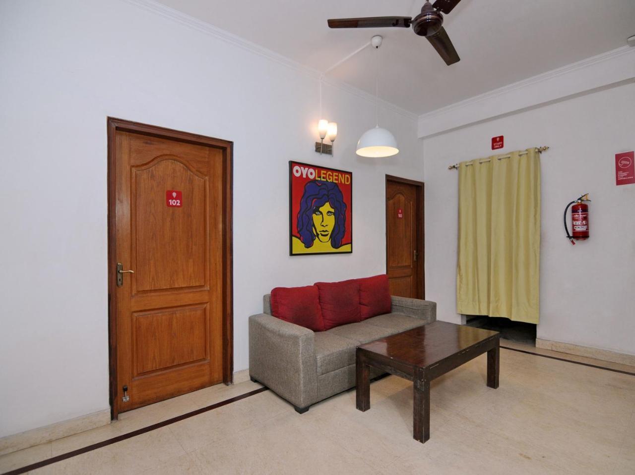 ניו דלהי Oyo Flagship 592 Hauz Khas Village מראה חיצוני תמונה