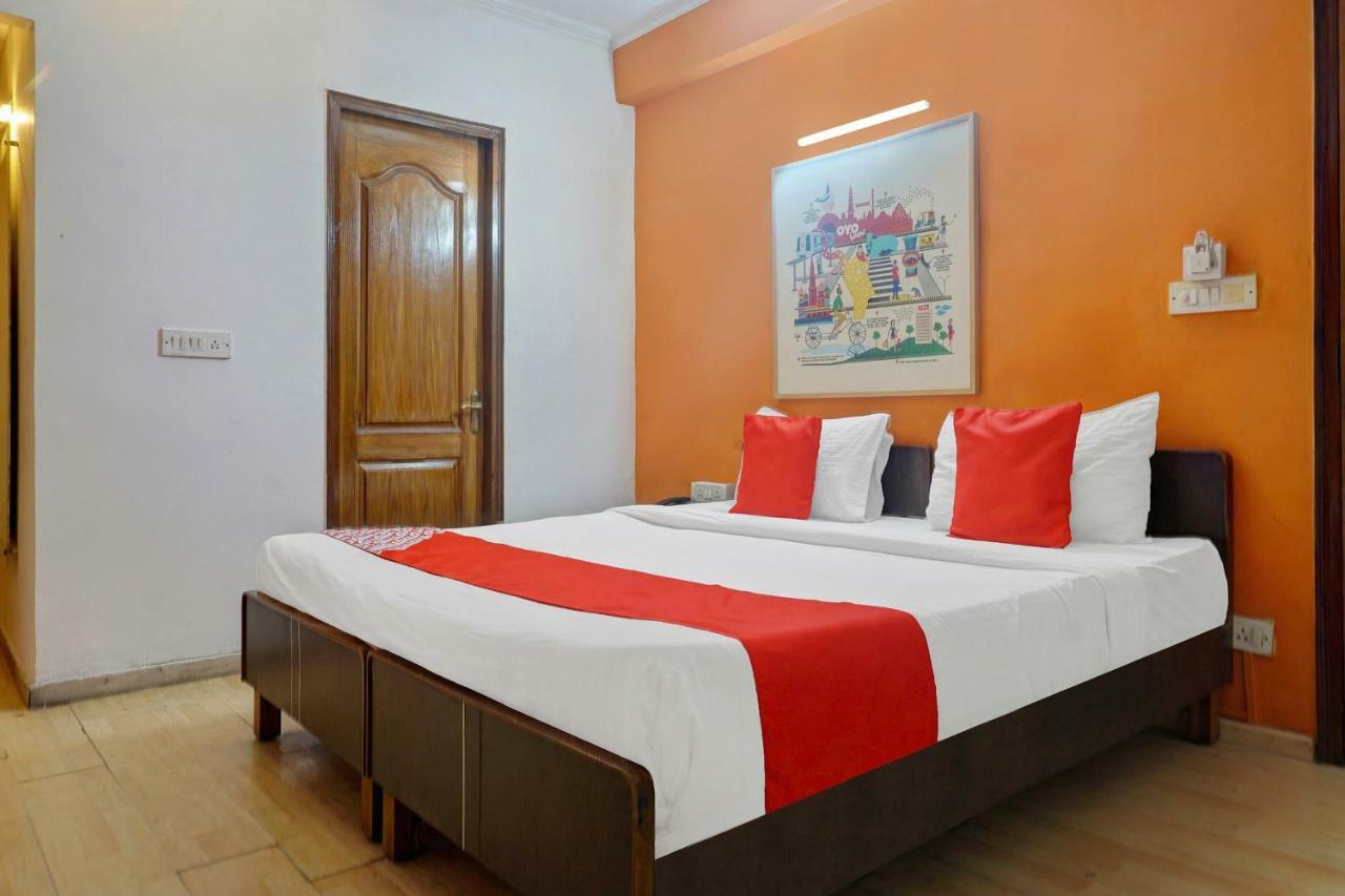 ניו דלהי Oyo Flagship 592 Hauz Khas Village מראה חיצוני תמונה