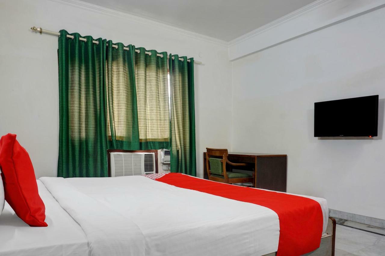 ניו דלהי Oyo Flagship 592 Hauz Khas Village מראה חיצוני תמונה