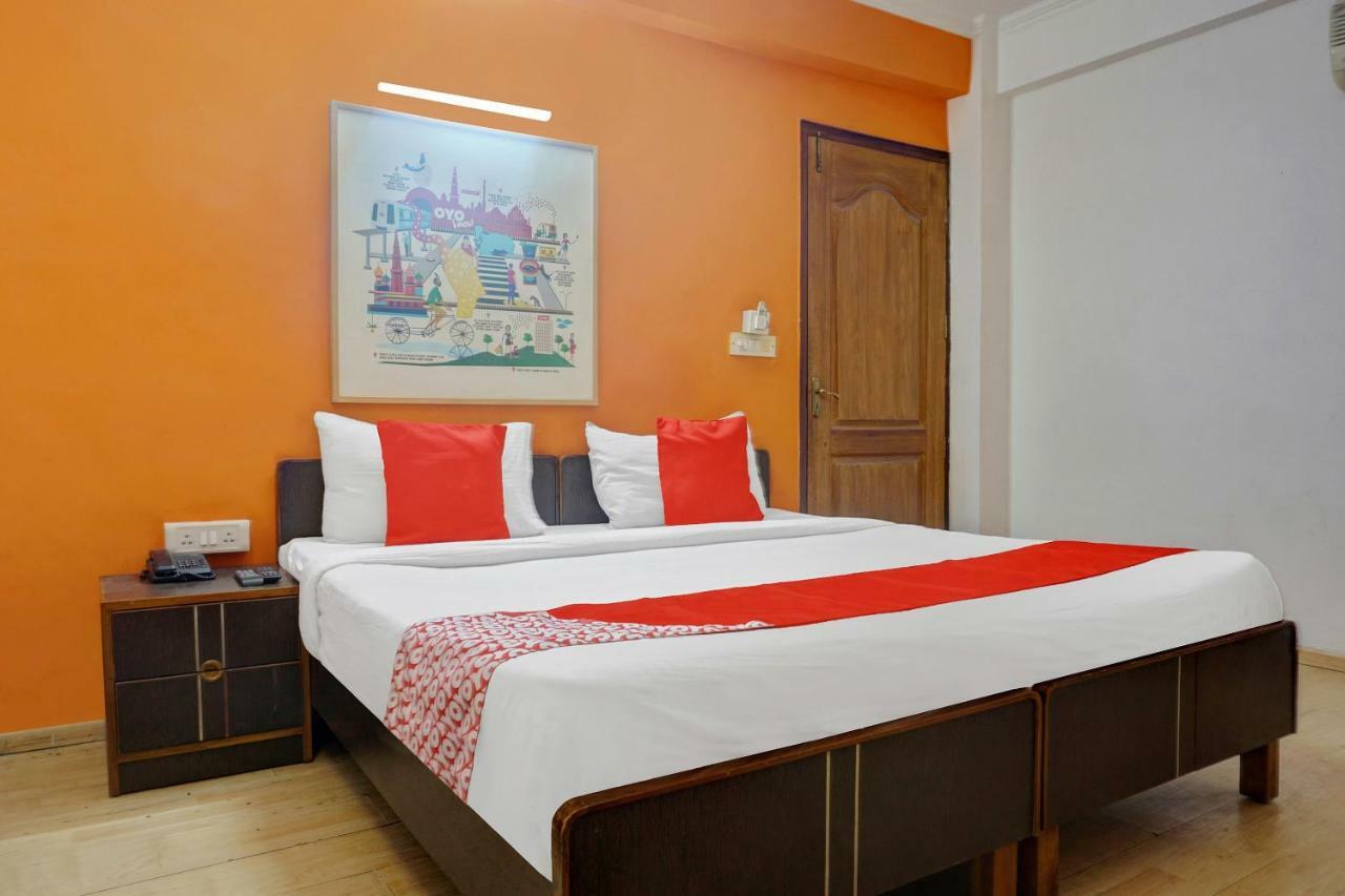 ניו דלהי Oyo Flagship 592 Hauz Khas Village מראה חיצוני תמונה