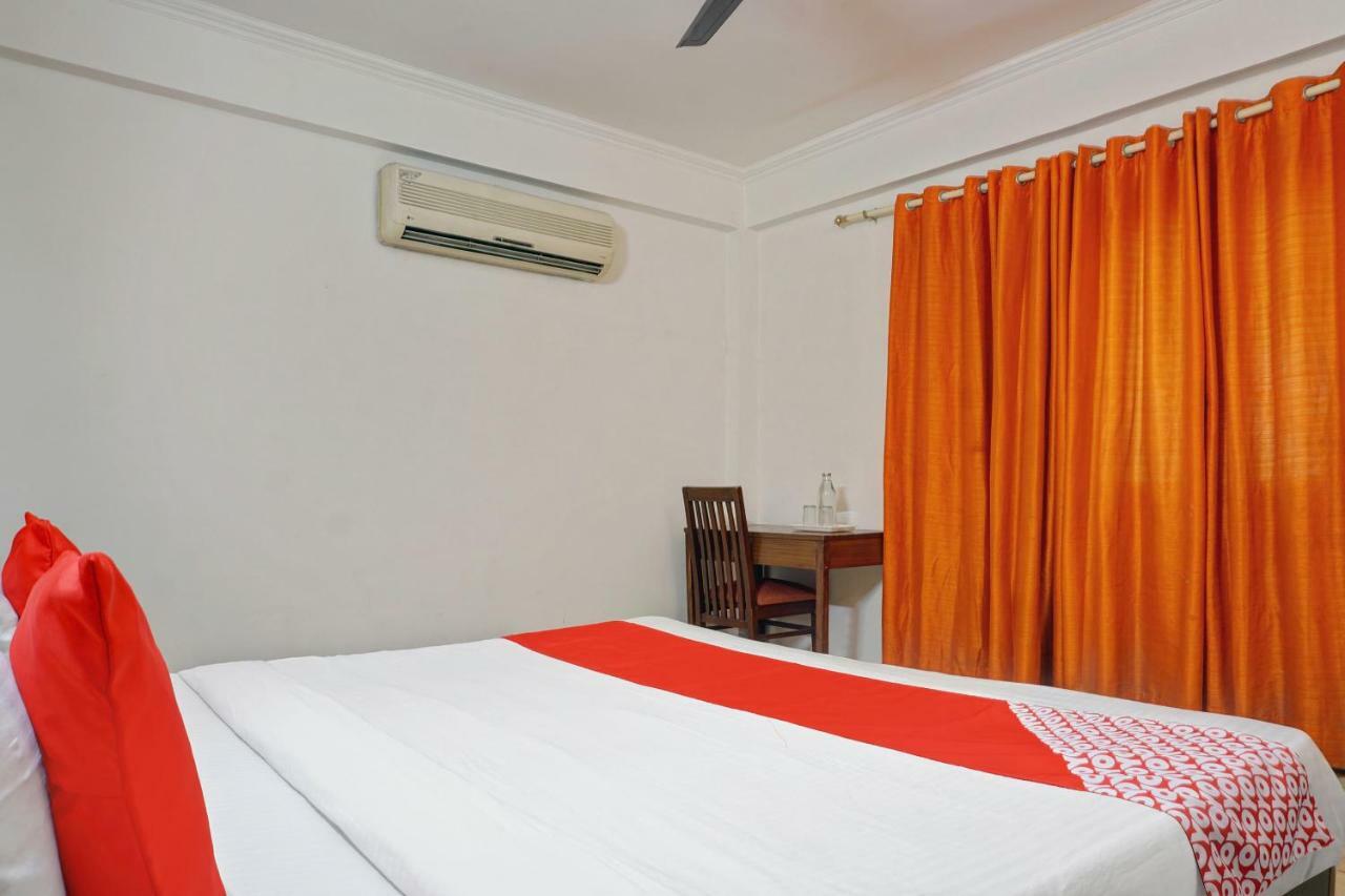 ניו דלהי Oyo Flagship 592 Hauz Khas Village מראה חיצוני תמונה