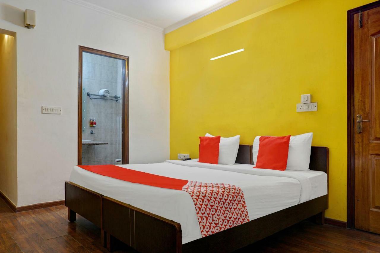 ניו דלהי Oyo Flagship 592 Hauz Khas Village מראה חיצוני תמונה